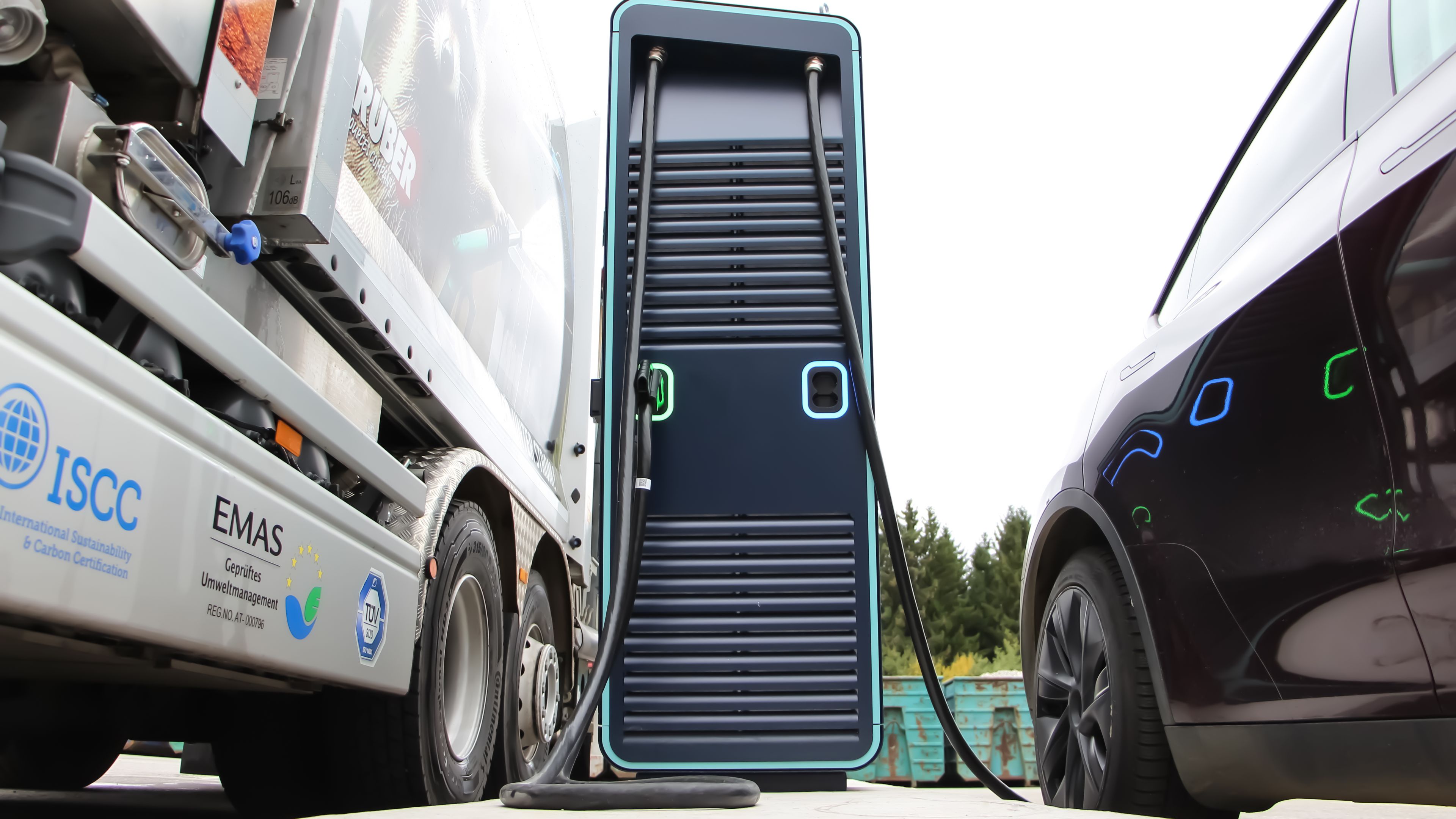 MOON Ladestation bei Struber Entsorgung für E-LKW