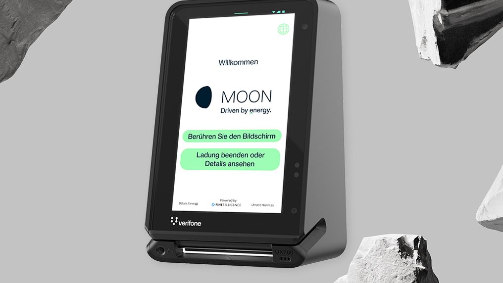 MOON Bezahlterminal UX700 vor Gesteinshintergrund