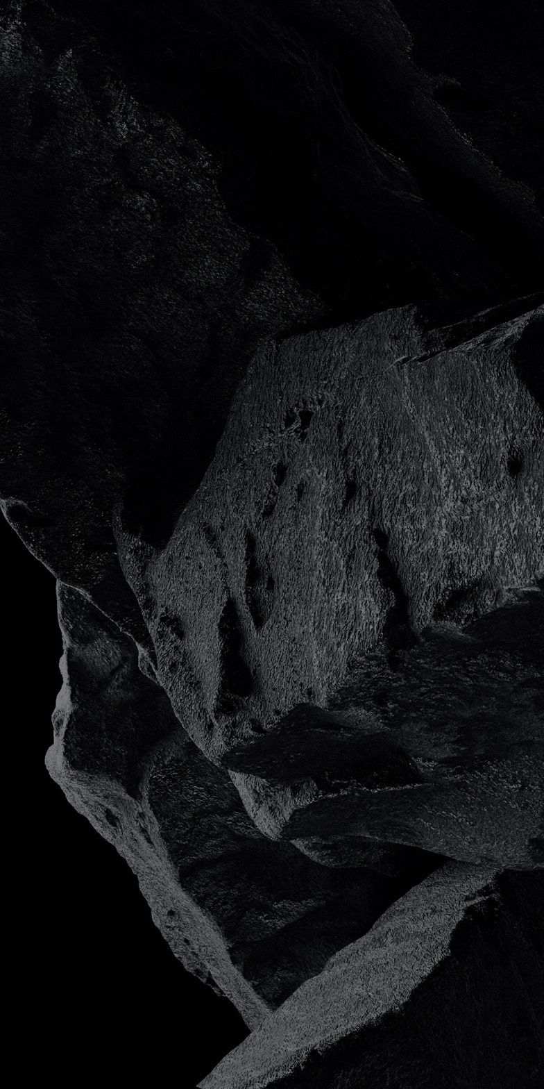 Dunkle Gesteinsbrocken