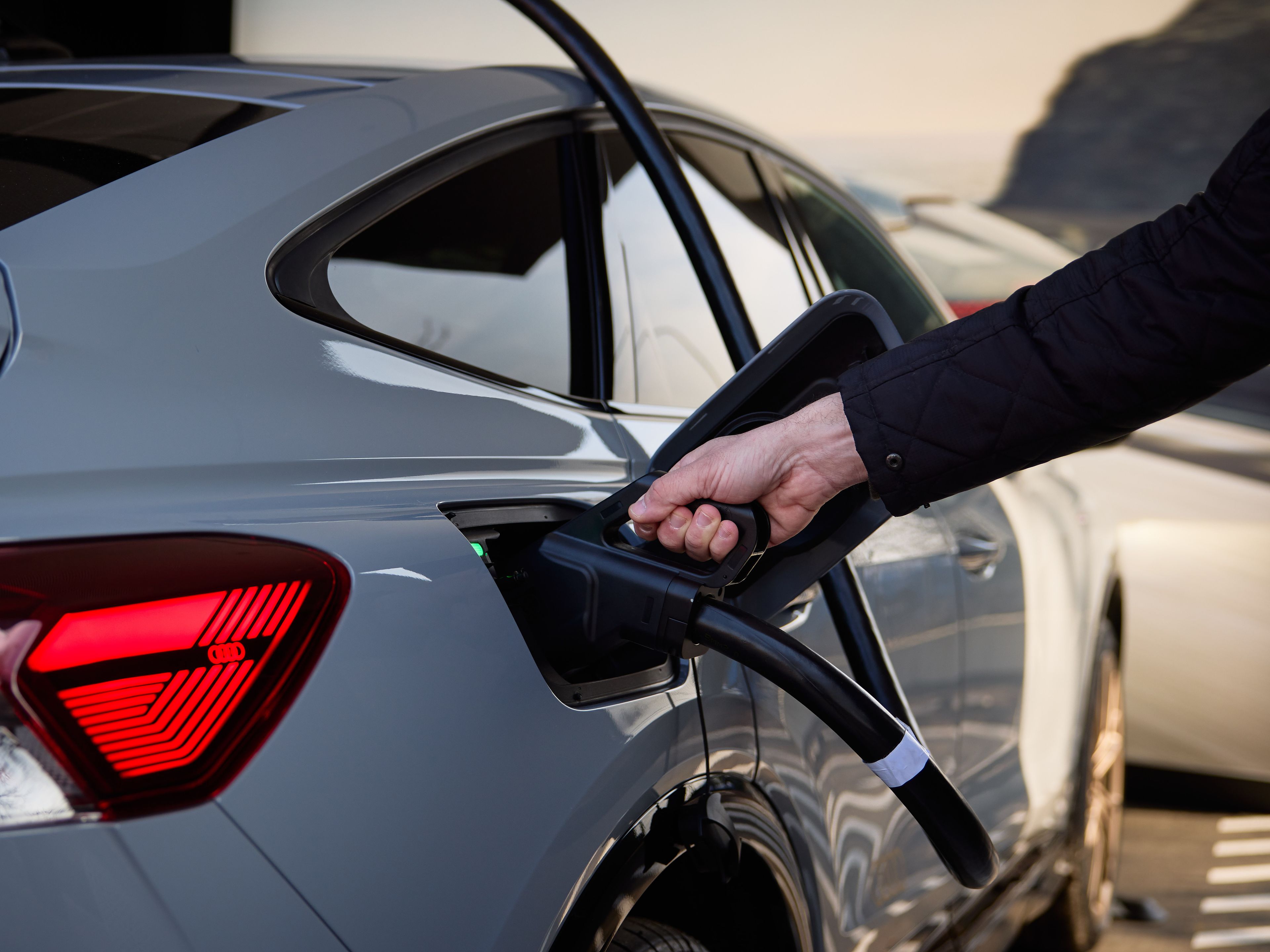 Elektroauto Audi wird geladen