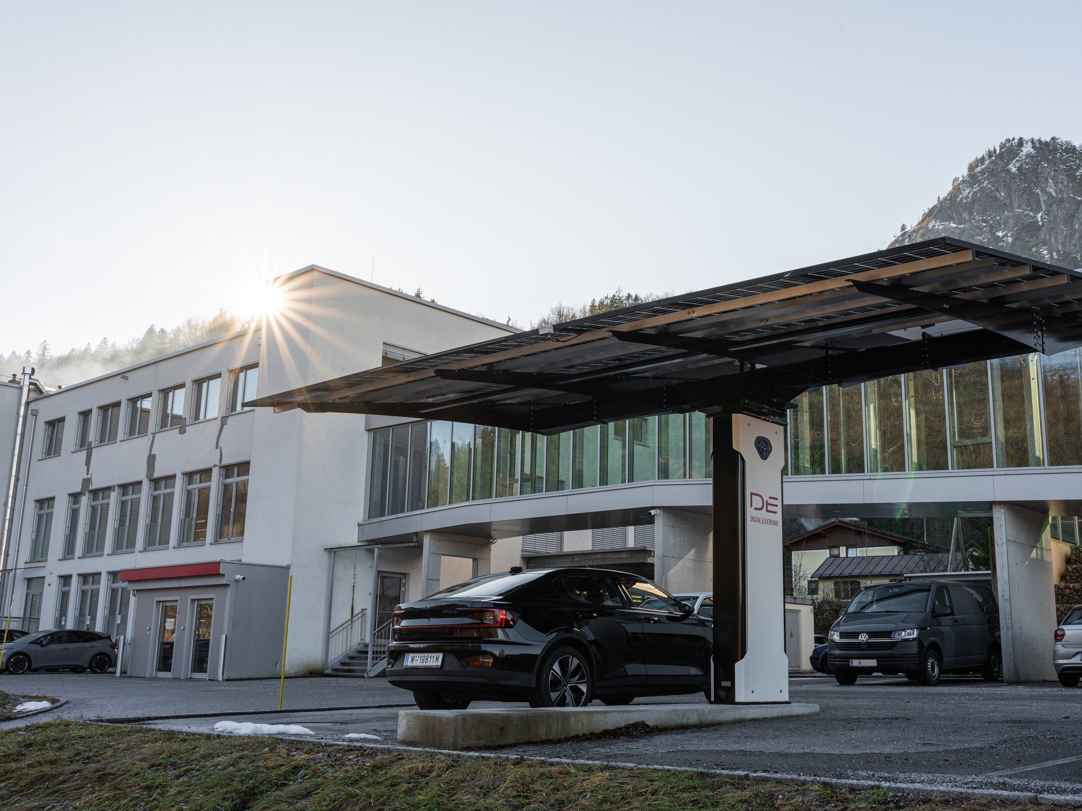 Gebäude von Digital Elektronik von vorne