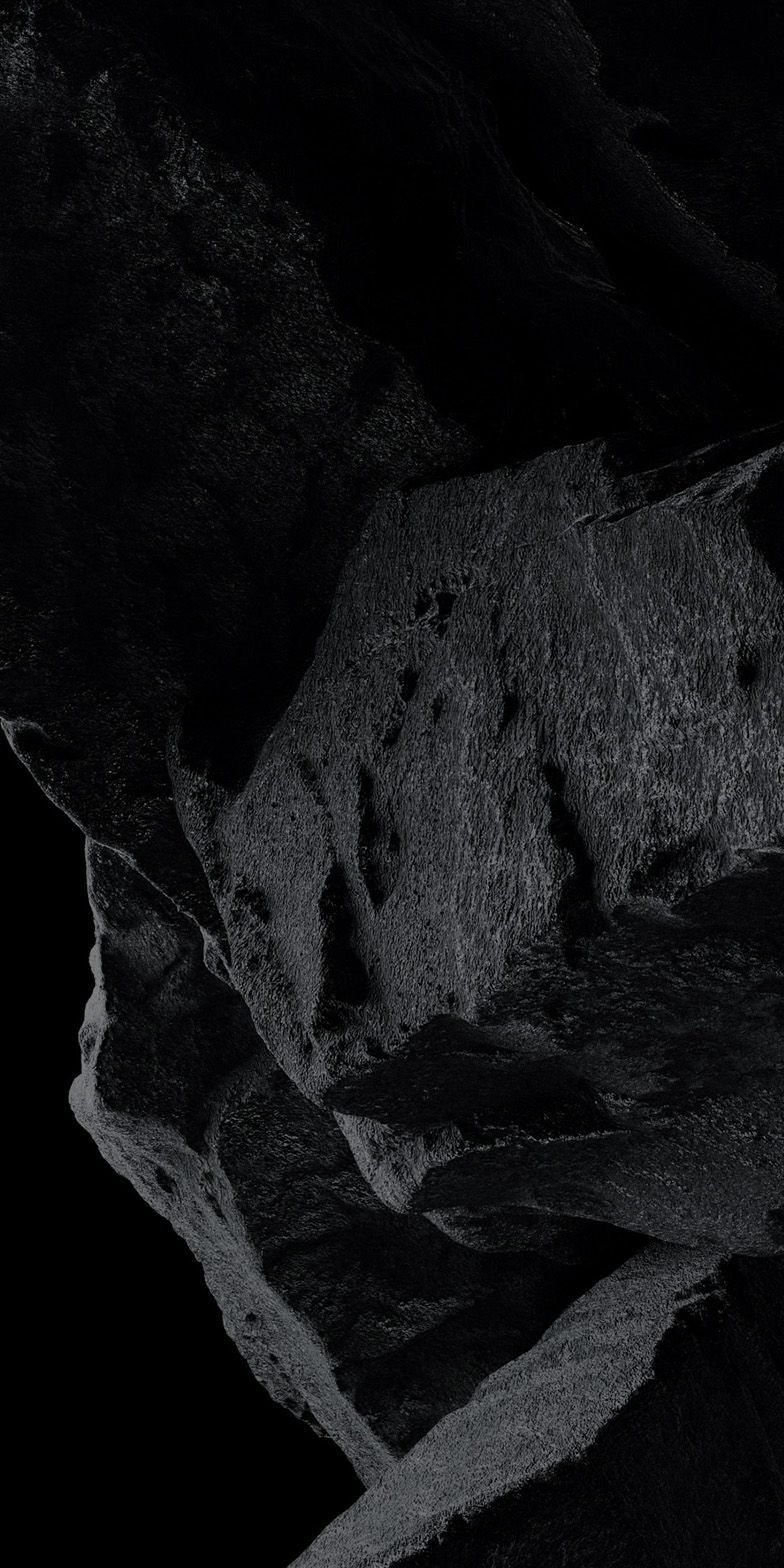 Dunkle Gesteinsbrocken