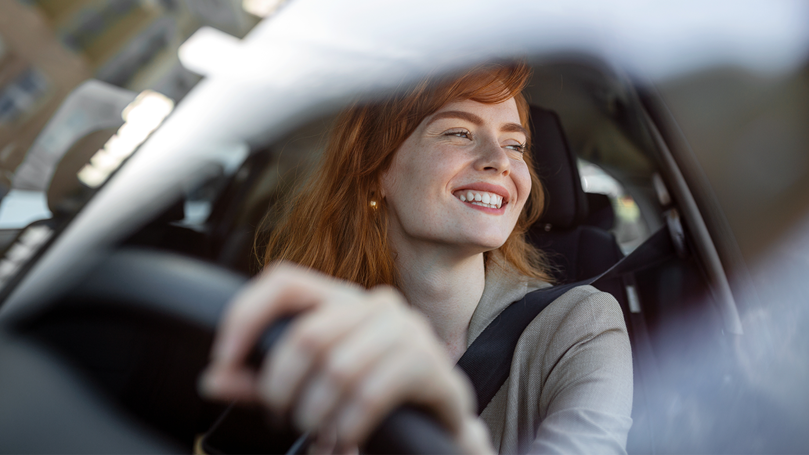 Frau in einem Auto