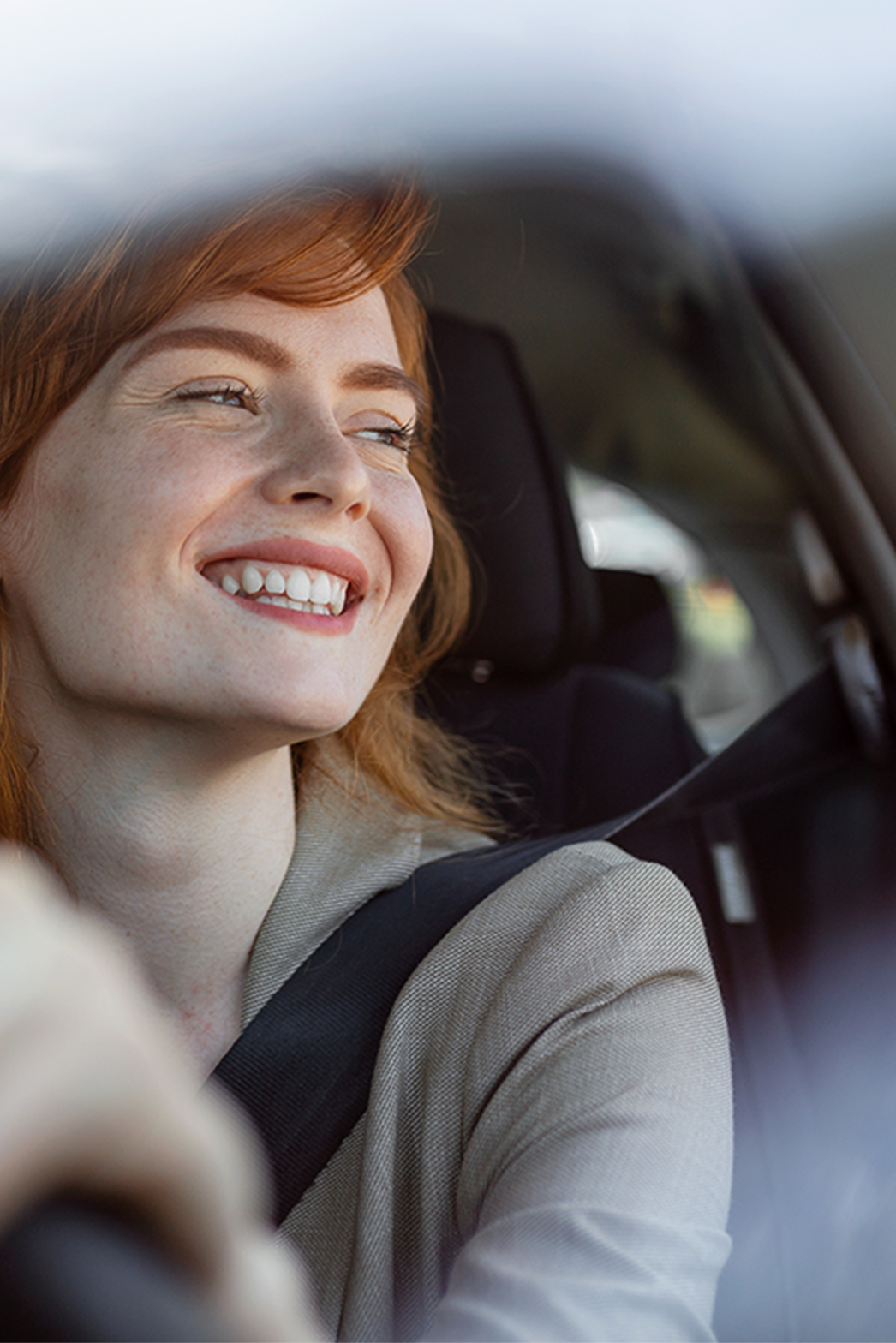 Frau in einem Auto