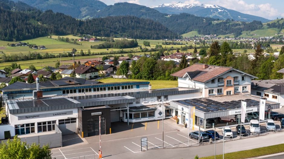 Autohaus Radstadt Gebäude von vorne