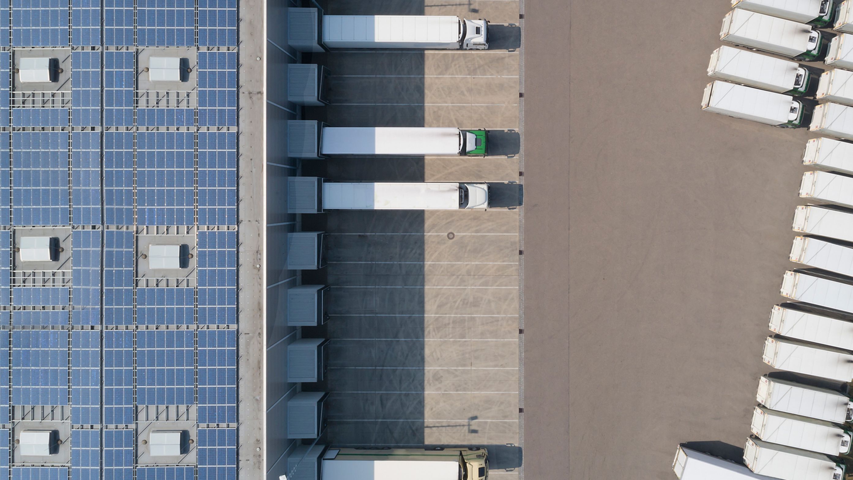 LKW Parkplatz aus der Vogelperspektive