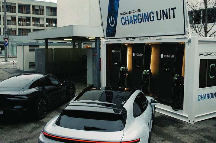 Mobile Charging Unit Porsche MOON POWER